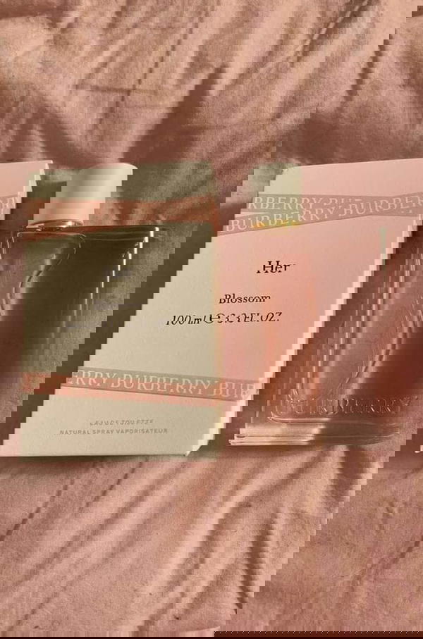 Burberry her perfume  Image 1 Preview