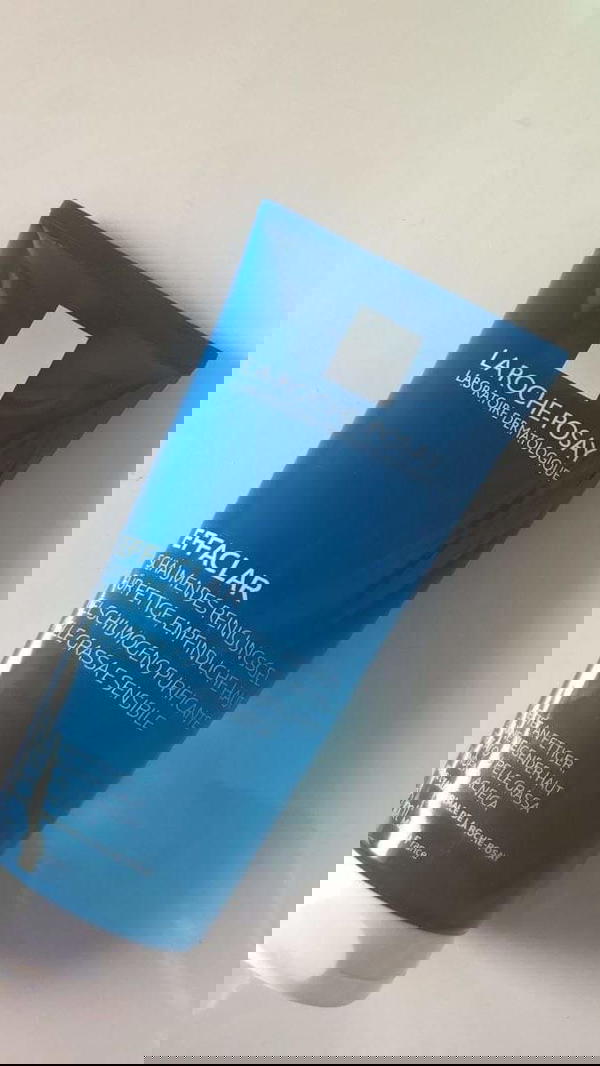 La-roche posy  face cleanser  Image 1 Preview