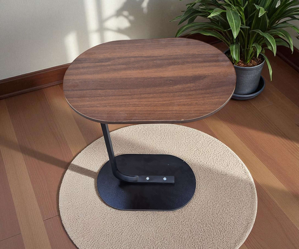 طاولة خشبية شكل بيضوي Image 1 Preview