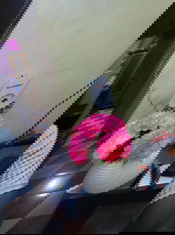 زهرية ورد وسط Image 2 Preview