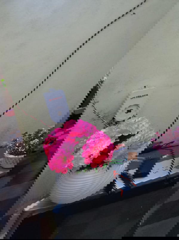 زهرية ورد وسط Image 6 Preview