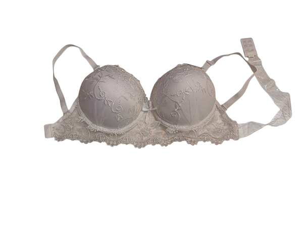 درزن ستيان دبل اسفنج ابيض قياس 46-50 ظهر واسقي شفاف  Image 1 Preview