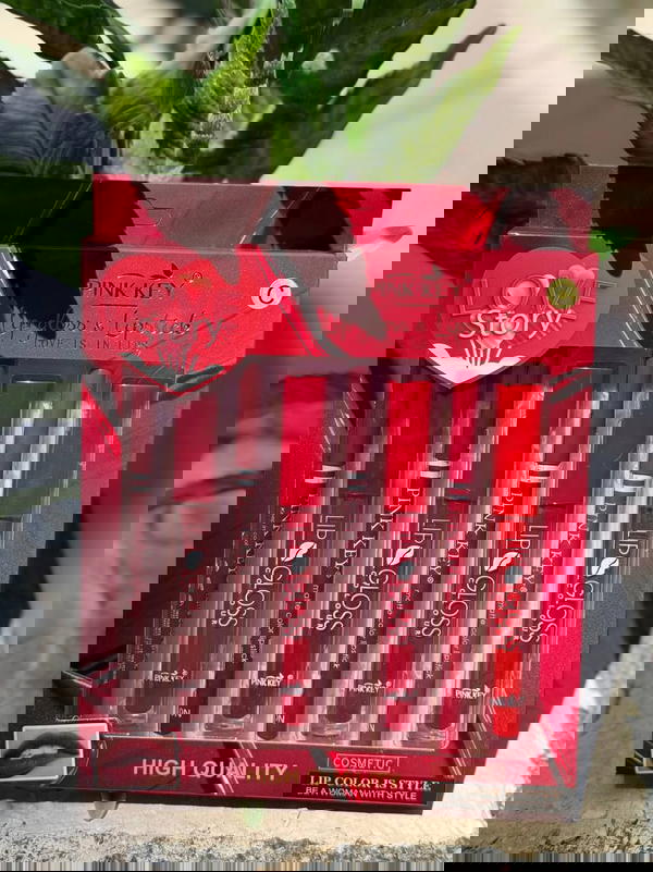 4 قلام حومرة4 قلام تحديد شفايفالبكج كامل 😍😍😍 Image 1 Preview