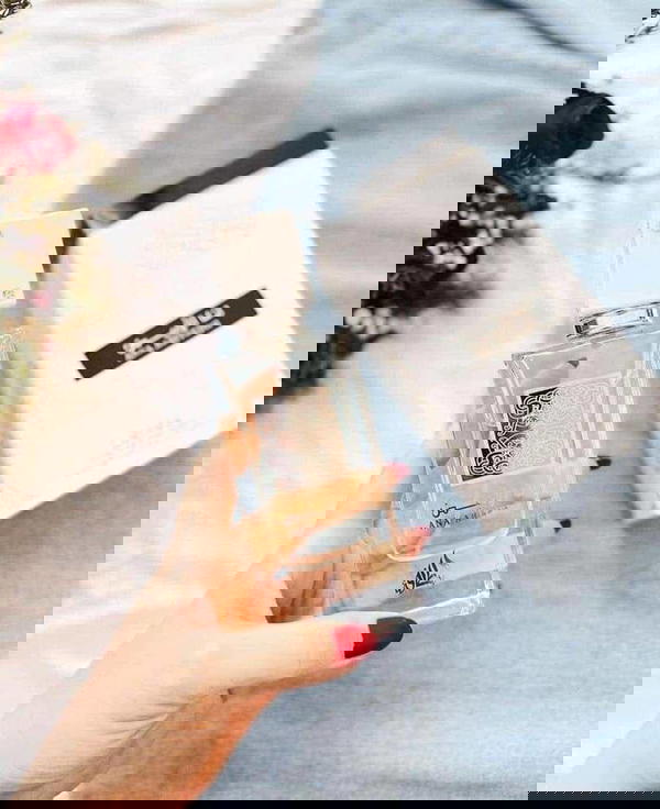 عطر انا الابيض  Image 1 Preview