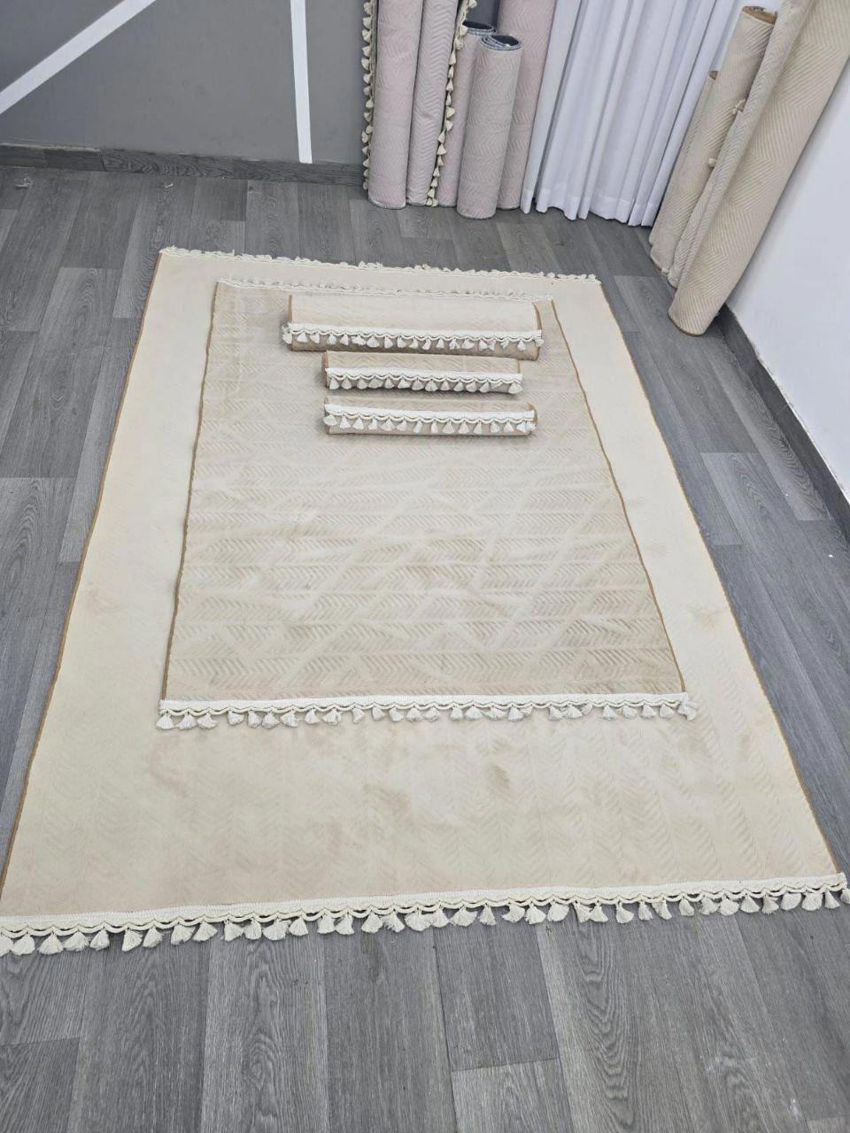 بكج سجاد فرو ارنب 5 قطع سجاده 220×160سجاده 120×170طقم دعسات 3 قطع Preview Image