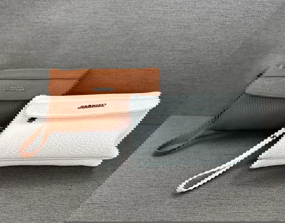 جزدان كوالا حجم كبير مختم ختم الشركه ملااااان سحابات  🔥🔥🔥 Preview Image