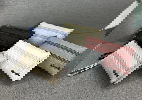 جزدان كوالا حجم صغير مختم ختم الشركه ملااااان سحابات  🔥🔥🔥 Image 1 Preview