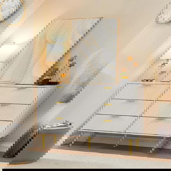 خزانة ذات تصميم عصري أنيق، تحتوي على ستة أدراج موزعة على ثلاث صفوف. Image 2 Preview