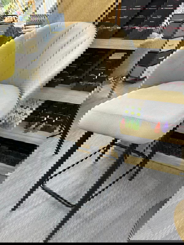 كراسي بار مخمل .الارجل حديد .الارتفاع 70 كامل مع القعده Image 2 Preview