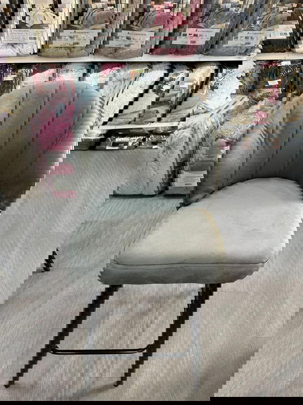 كراسي بار مخمل .الارجل حديد .الارتفاع 70 كامل مع القعده Image 6 Preview