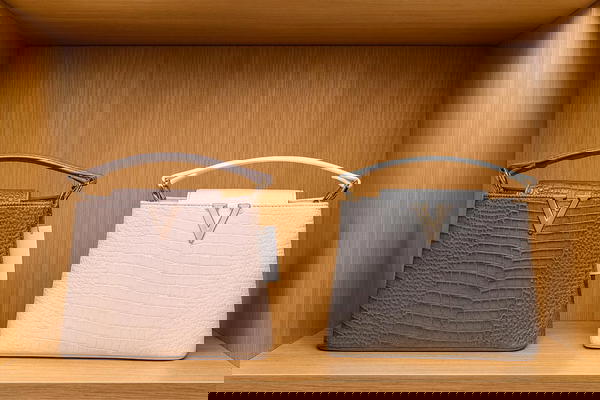 كولكشن V الكروكو اللامع! 🚨4 شنط فاخرة × جلد كروكو Image 4 Preview