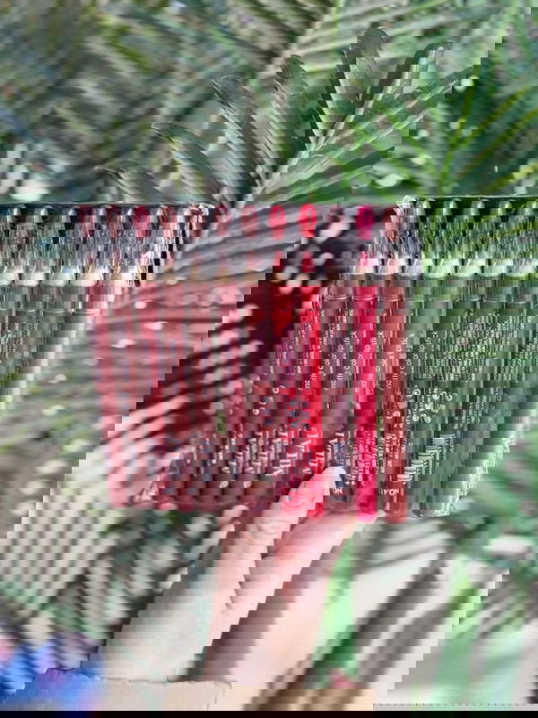 ليب لاينر دزينه 12 حبة  🔥🔥 Image 3 Preview