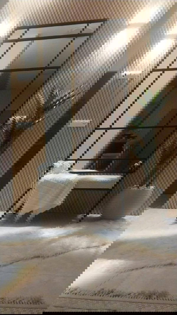 مراية مع مقعد عليها  Image 1 Preview