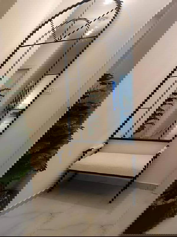 مراية مع مقعد عليها  Image 6 Preview