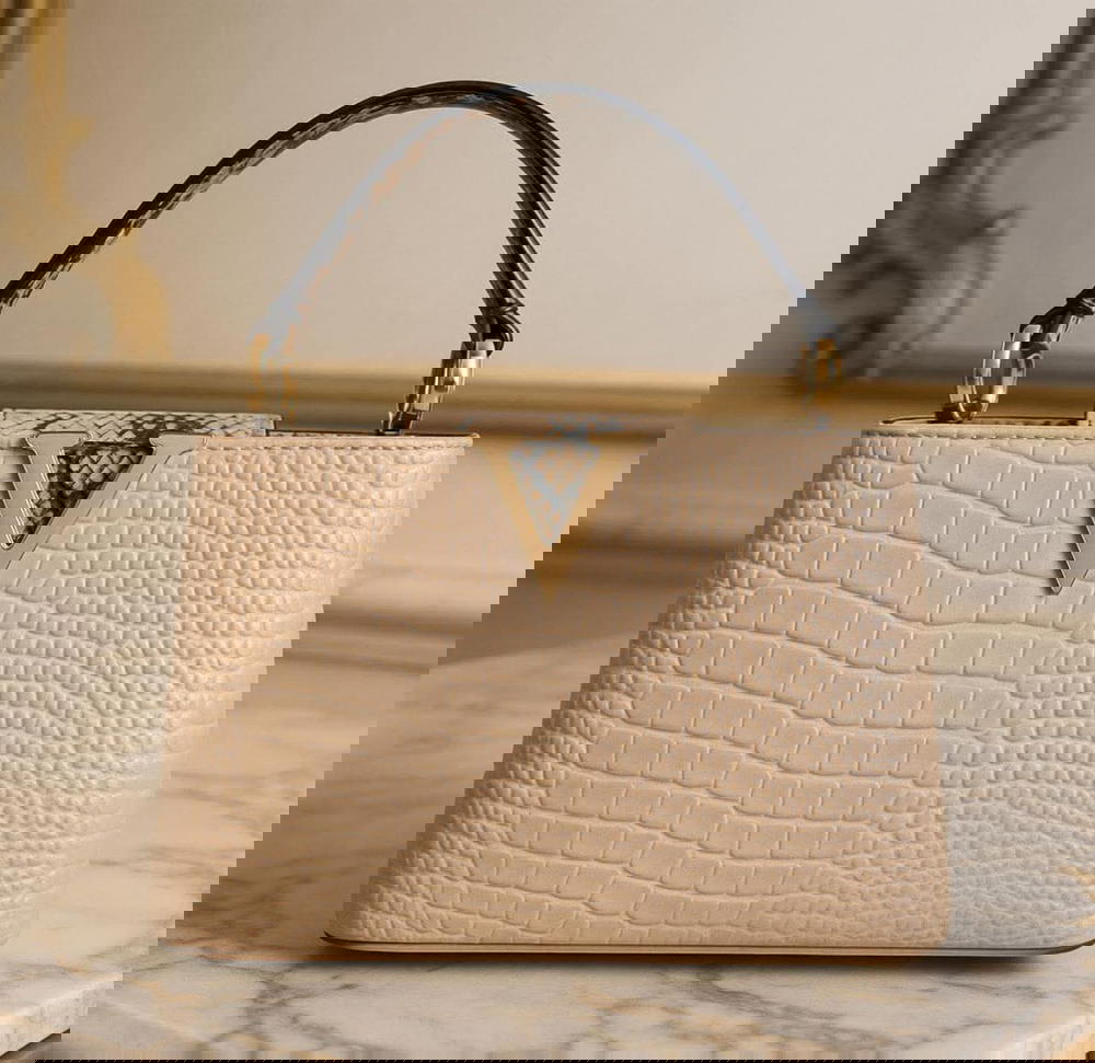 شنط V الفاخرة بجلد الكروكو! 👑 Preview Image