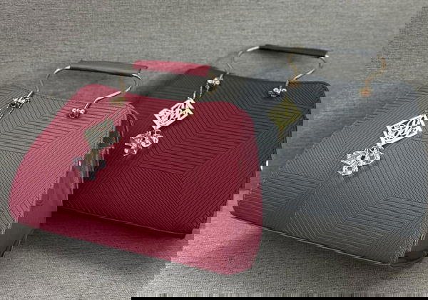 شنط بتصميم هندسي راقي  Image 1 Preview