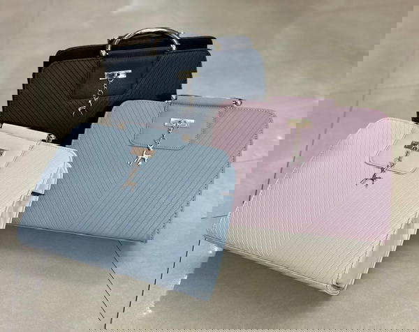 شنط بتصميم مخطط راقي.    Image 4 Preview