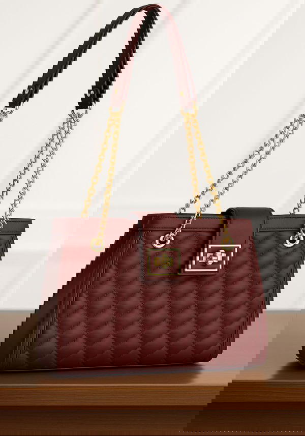 شنط مبطنة فاخرة  Image 5 Preview