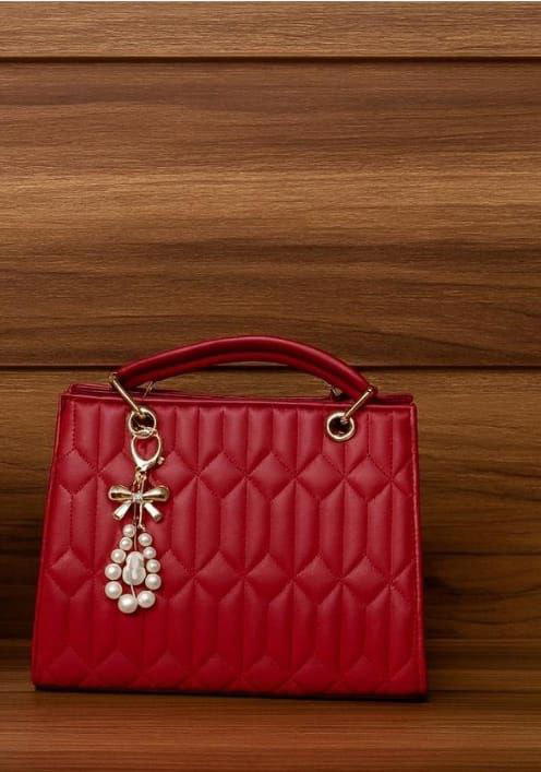 شنط مبطنة فاخرة بإكسسوار اللؤلؤه  Image 1 Preview