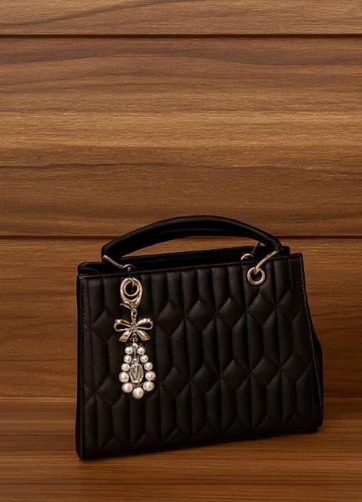 شنط مبطنة فاخرة بإكسسوار اللؤلؤه  Image 2 Preview