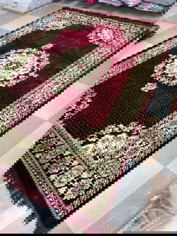 سجاد عجمي اصلي حجم كبير 200*300سم مخمل سوبر سوفت باجمل نقشات واجمل ديزاين    Image 8 Preview