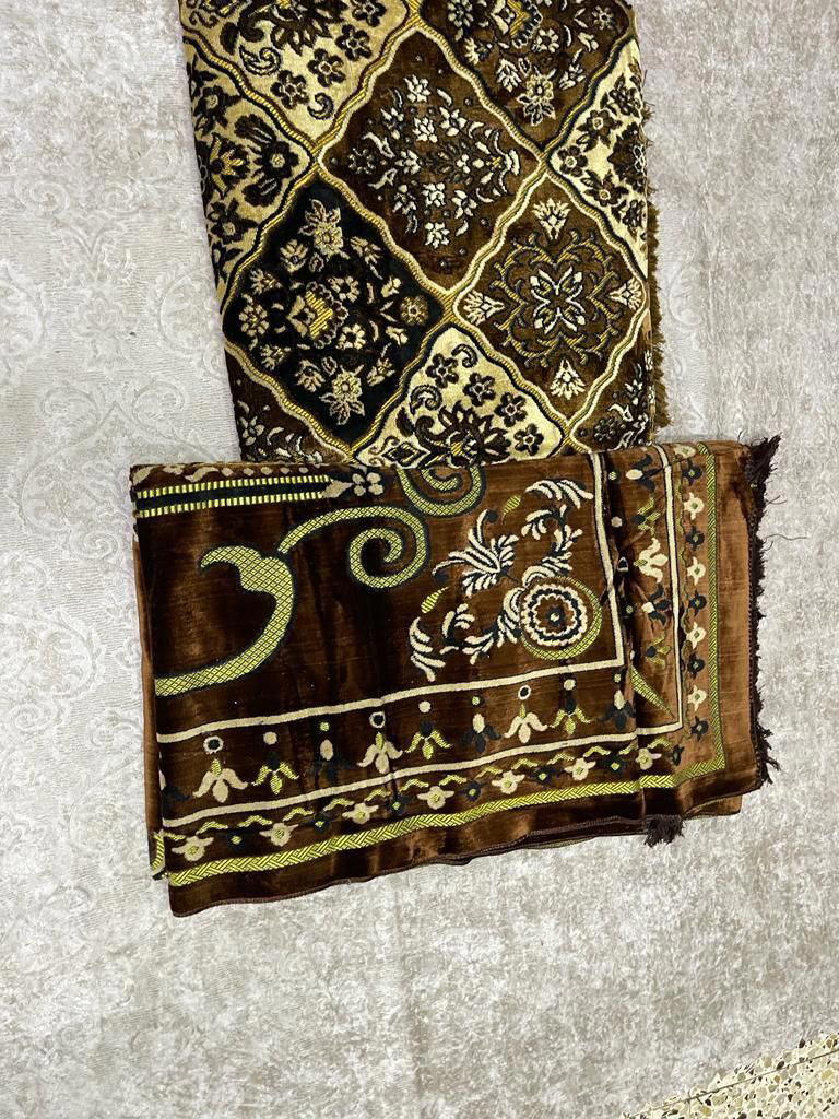 سجاد خفيف مخمل ..مقاس 2×3...الألوان كلها متوفره .. Preview Image