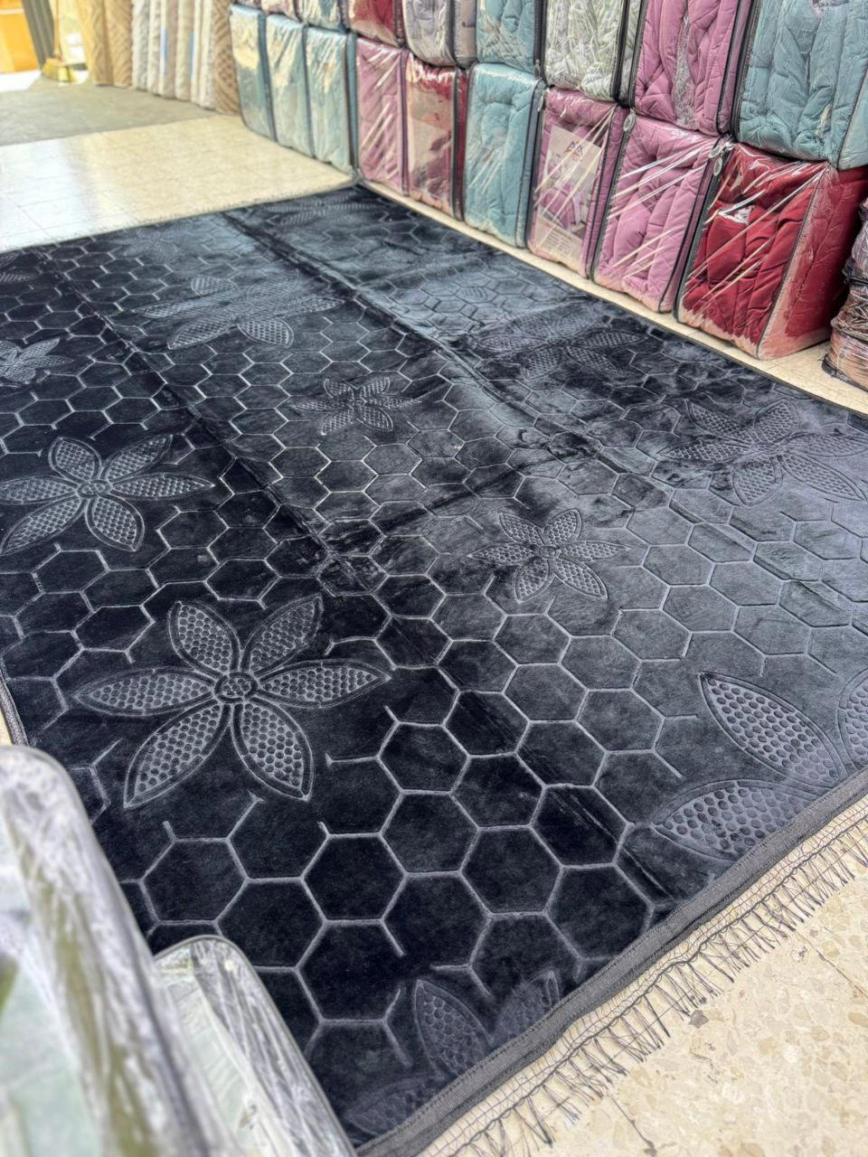 سجاد مخمل 180/280  Preview Image