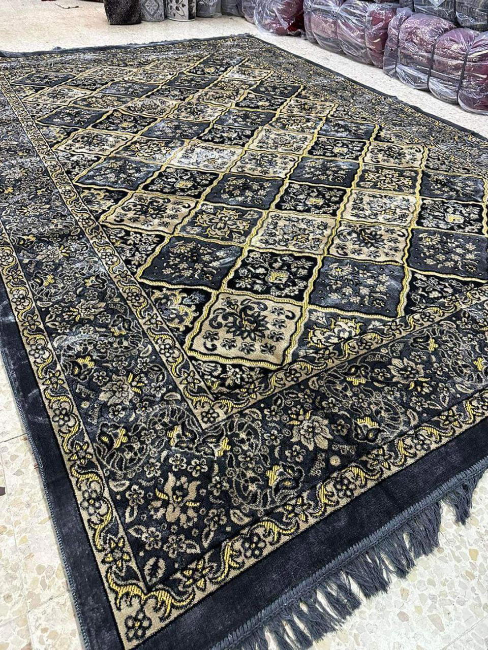 سجاد مخمل عجمي خفيف حجم صافي 2×3  Preview Image