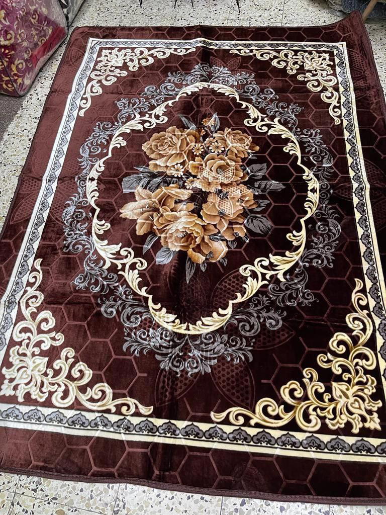 سجاد مخمل محفر .. مقاس 1.60×2.30  . متوفر فقط لون خمري و بنيFoo Preview Image