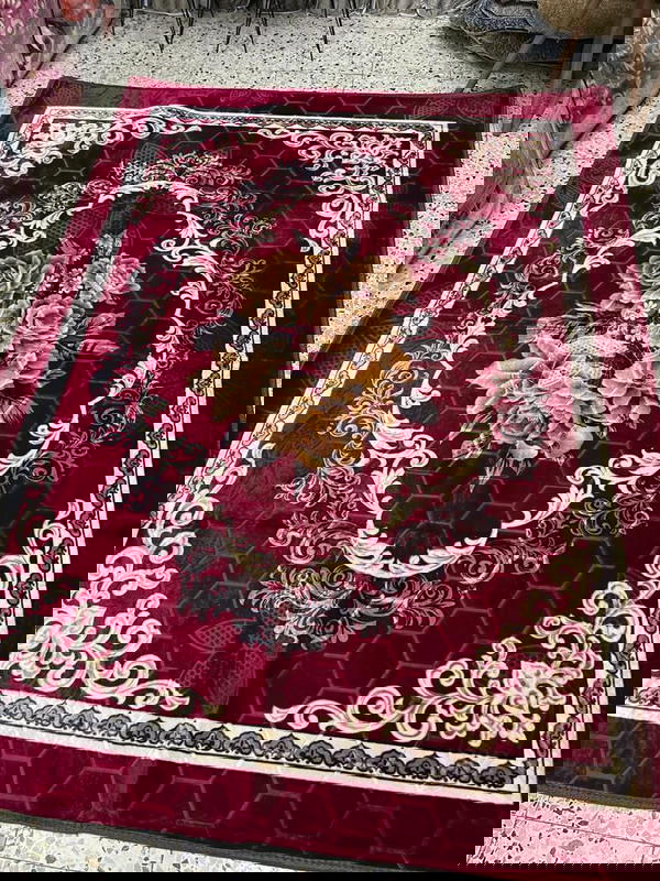 سجاد مخمل محفر .. مقاس 1.60×2.30  . متوفر فقط لون خمري و بنيFoo Image 2 Preview