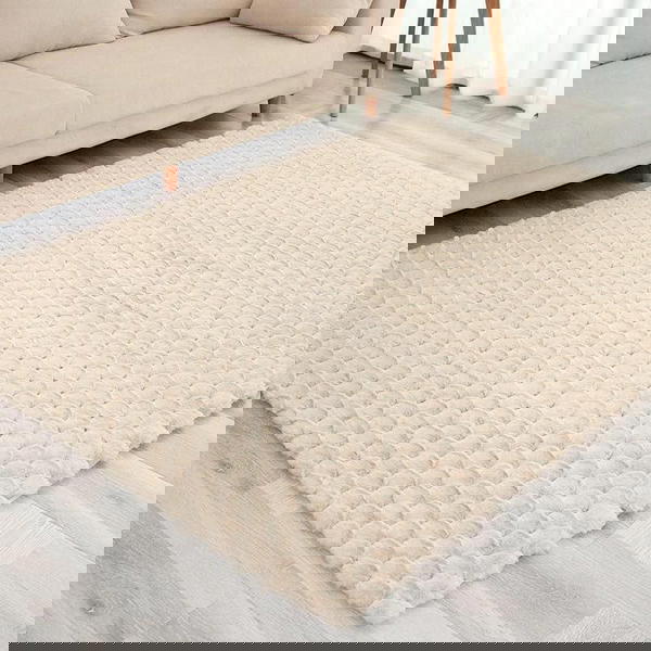 سجاد شتوي نقشة الترند خامة فرو الأرنب الشتوية الثقيلة  المميزة بأجمل الالوان العصرية  Image 3 Preview