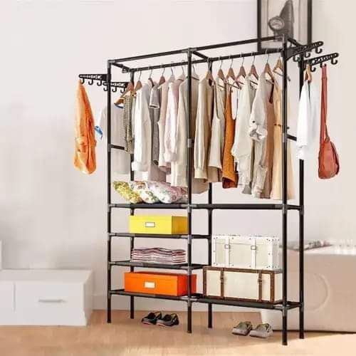ستاند معدني للملابس يحتوي على علاقات ورفوف سفلية? Preview Image