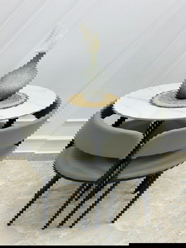 طاولات سفرة جرانيت مميزة جدا مع اربع كراسي حديد مع جلد وتنجيد مربع و دائري قطر 80 و ارتفاع 75 Image 7 Preview