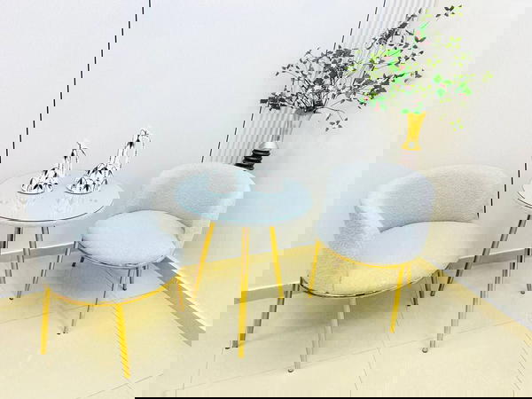 طقم طاولة مع كرستين Image 2 Preview