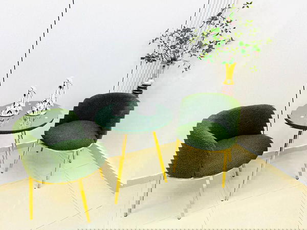 طقم طاولة مع كرستين Image 3 Preview