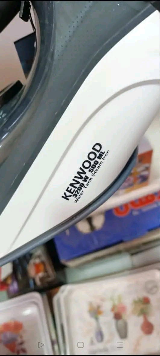 مكوة بخار كينوود 3200 وات Image 1 Preview