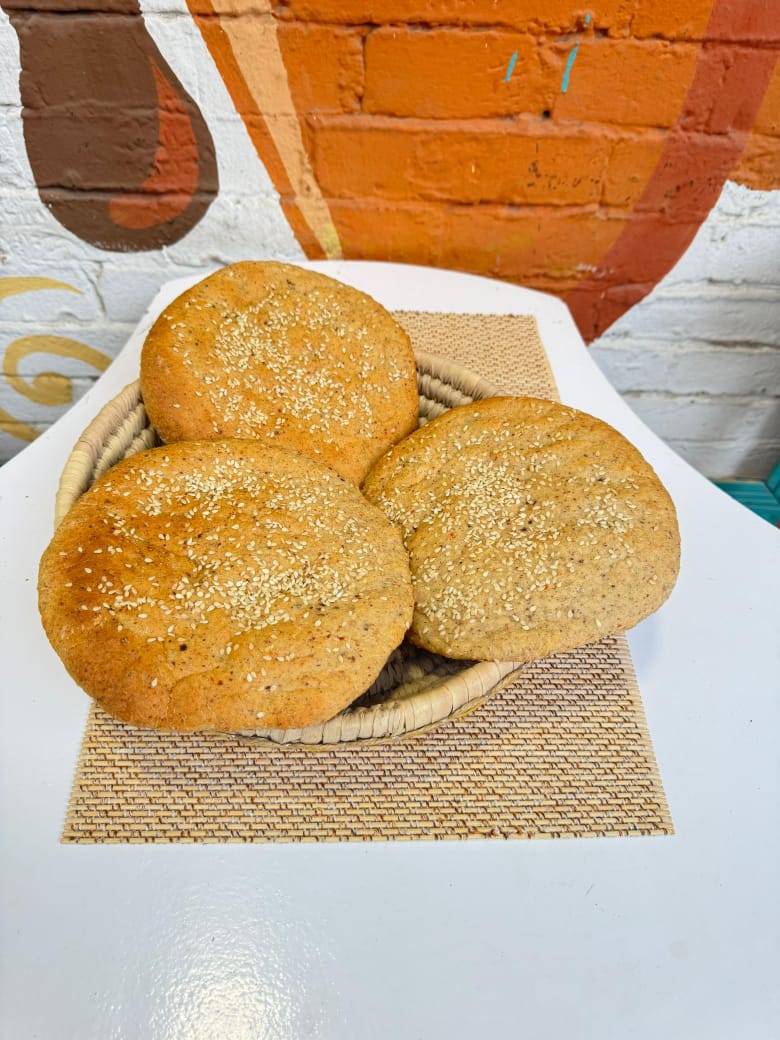 خبز تميس دقيق لوز Preview Image