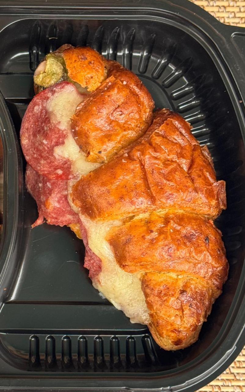 ساندويتش كرواسون من دقيق اللوز ميكس حشوات  Preview Image