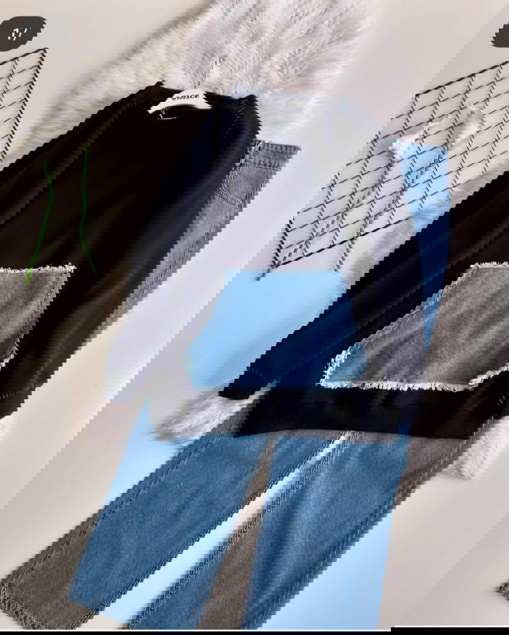 سويت شيرت جيب جينز Preview Image