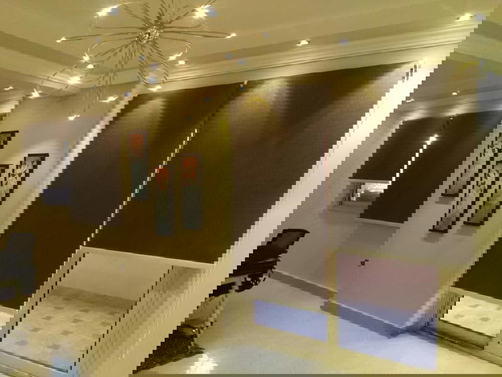 ستاير رول بلاك أوت وصن اسكرين  Preview Image