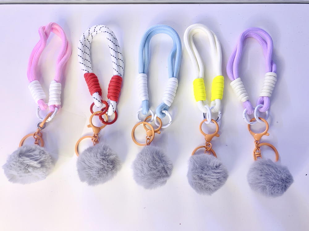 مدالية مفاتيح بناتي Preview Image