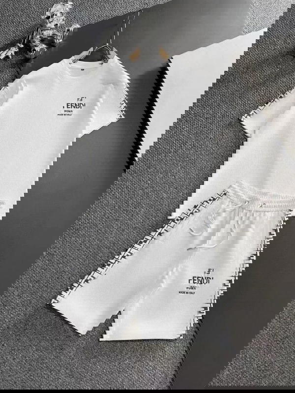 ترنج شورت صيفي FENDI Image 1 Preview