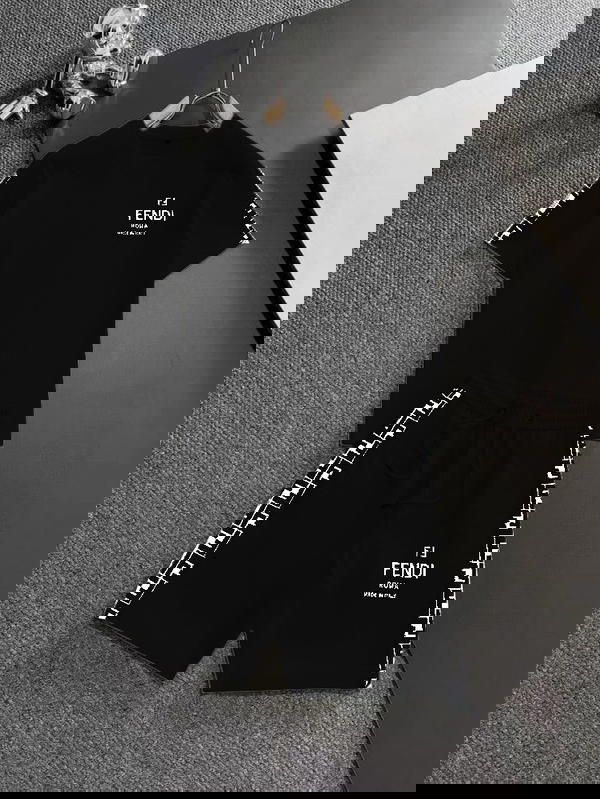 ترنج شورت صيفي FENDI Image 2 Preview