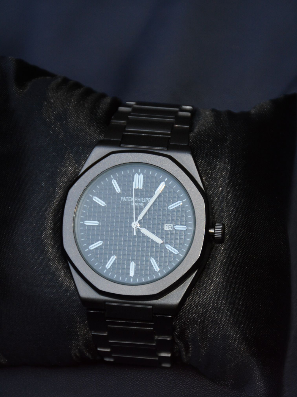 Patek Philippe Geneve Preview Image