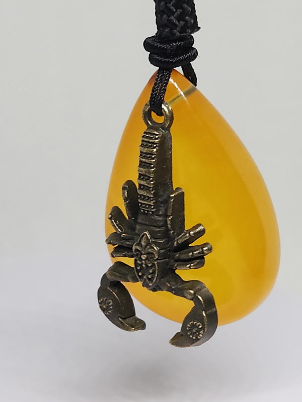 قلادة الكهرمان الطبيعي Image 4 Preview