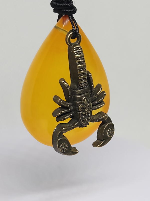 قلادة الكهرمان الطبيعي Image 5 Preview