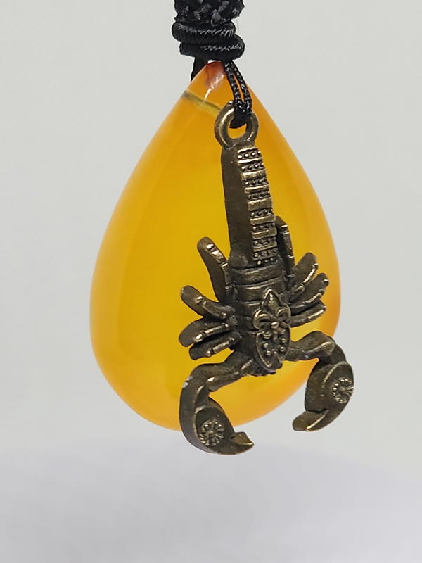 قلادة الكهرمان الطبيعي Image 7 Preview