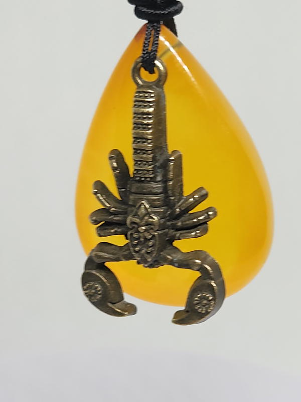 قلادة الكهرمان الطبيعي Image 8 Preview