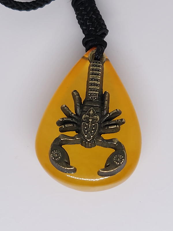 قلادة الكهرمان الطبيعي Image 9 Preview