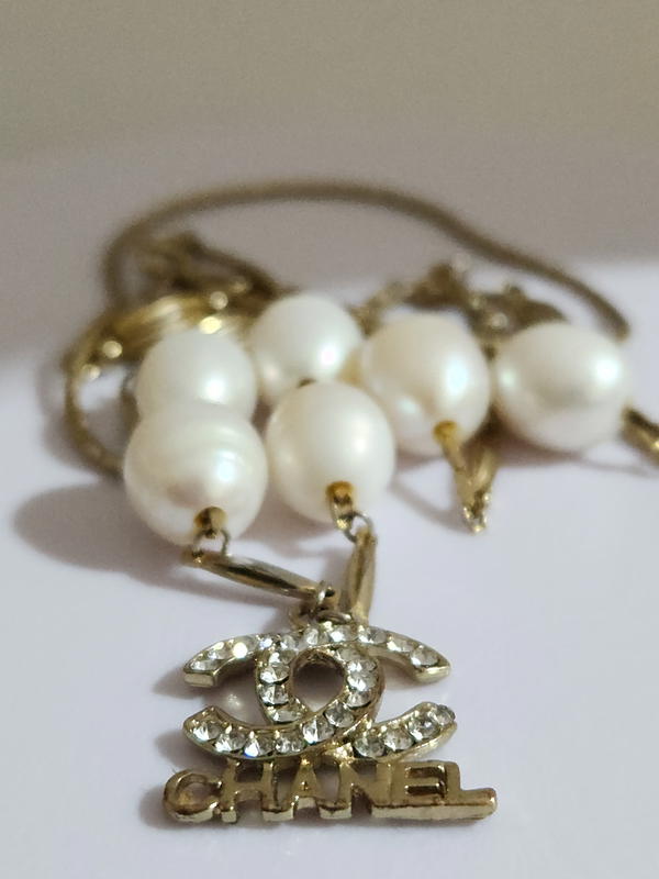 قلادة شانيل ساحرة Image 4 Preview